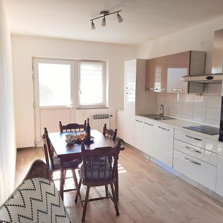Apartment Nino In Pula Exteriör bild