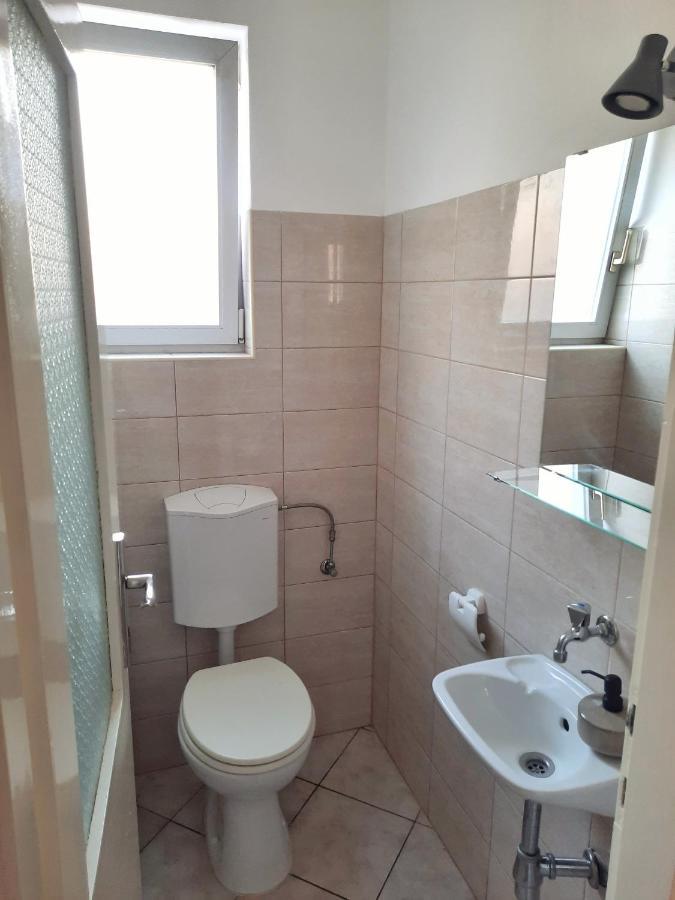 Apartment Nino In Pula Exteriör bild